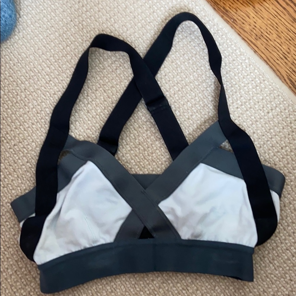 Community size small bra’ very comfy